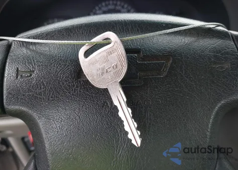 2002 Chevrolet Trailblazer Ls from USA, damaged, VIN 1GNDS13S322303772